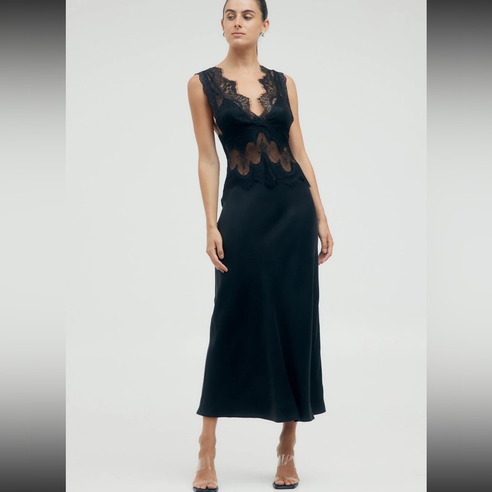Third Form Visions Lace Dress (s)